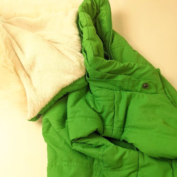 PLACE Girls Green Vest with Hood Side 7/8 - Picture 10 of 15